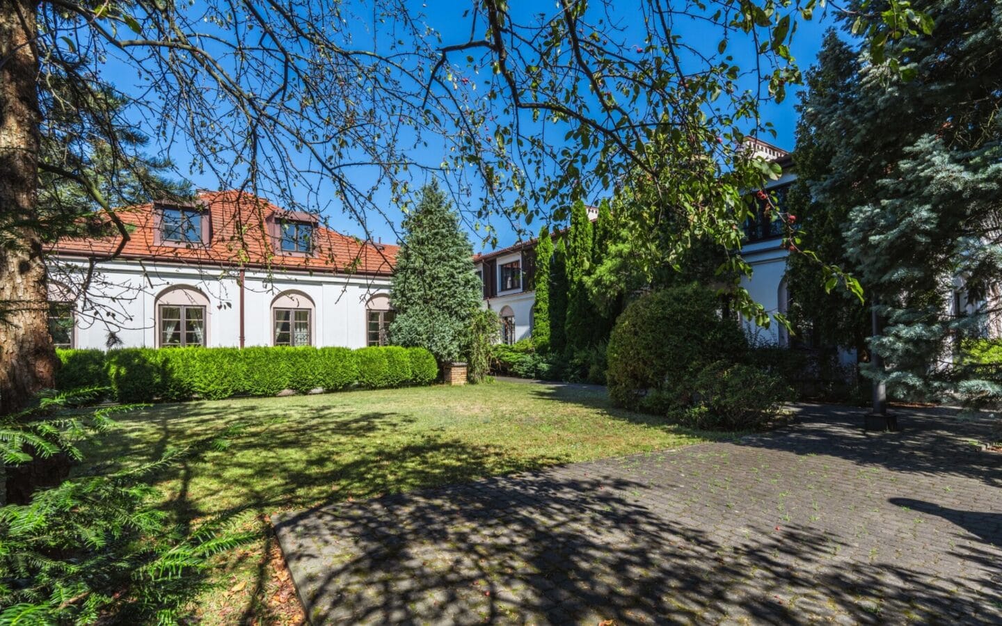 Lokal komercyjny na sprzedaż - Warszawa, Wawer, Vilea Property Butique 1