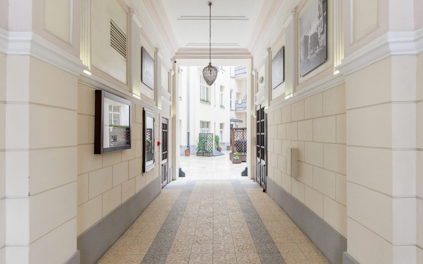 Mieszkanie na sprzedaż - Warszawa, Śródmieście, ul. Bagatela, Vilea Property Butique 1