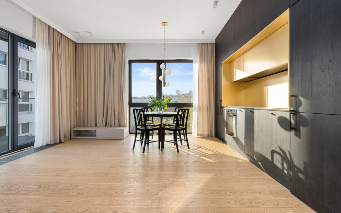 Mieszkanie na sprzedaż - Warszawa, Centrum, ul. Złota, Vilea Property Butique 1