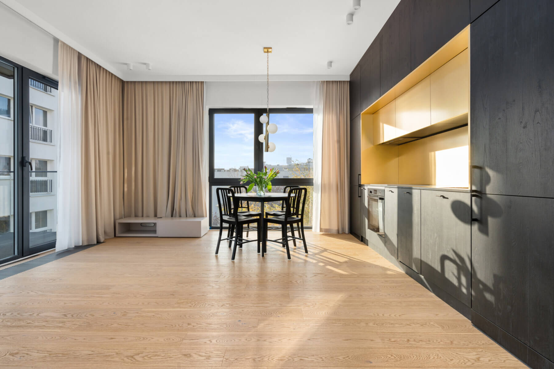 Mieszkanie na sprzedaż - Warszawa, Centrum, ul. Złota, Vilea Property Butique 1