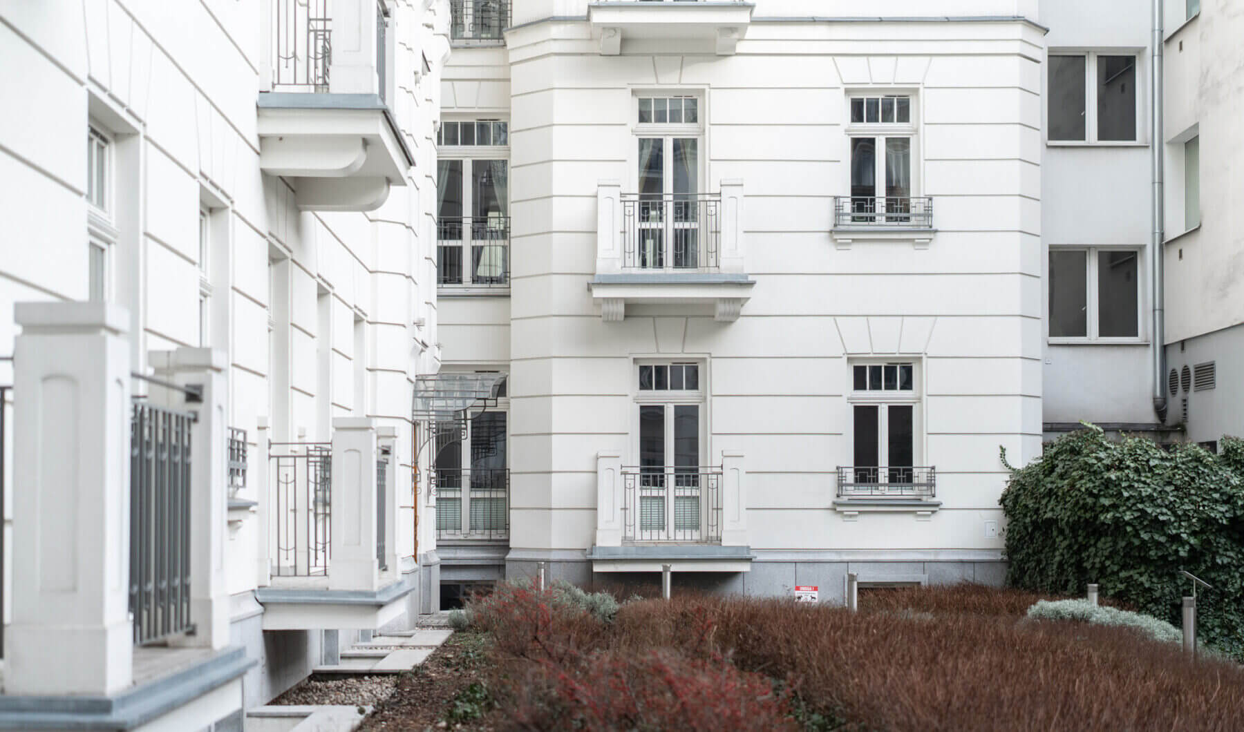 Lokal komercyjny na sprzedaż - Warszawa, Śródmieście, Vilea Property Butique 1