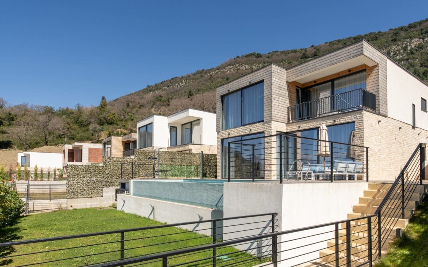 Dom na sprzedaż - Kotor, ul. Kavač, Vilea Property Butique 1