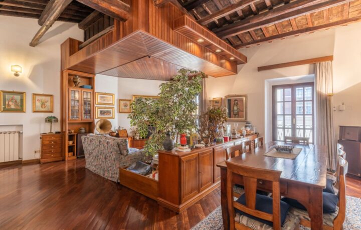 Mieszkanie na sprzedaż - Roma, Rome, ul. Via dei Chiavari, Vilea Property Butique 1