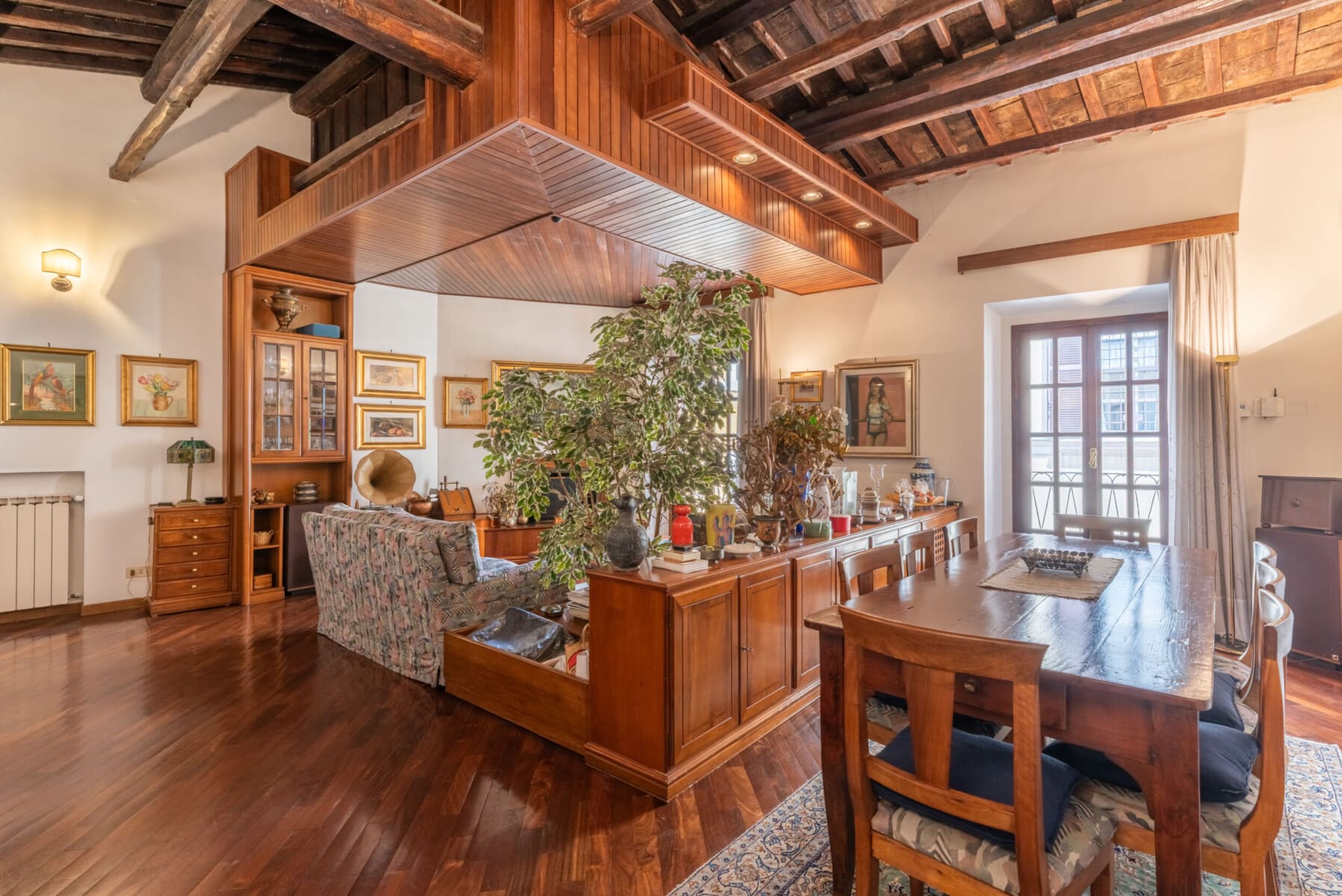 Mieszkanie na sprzedaż - Roma, Rome, ul. Via dei Chiavari, Vilea Property Butique 1