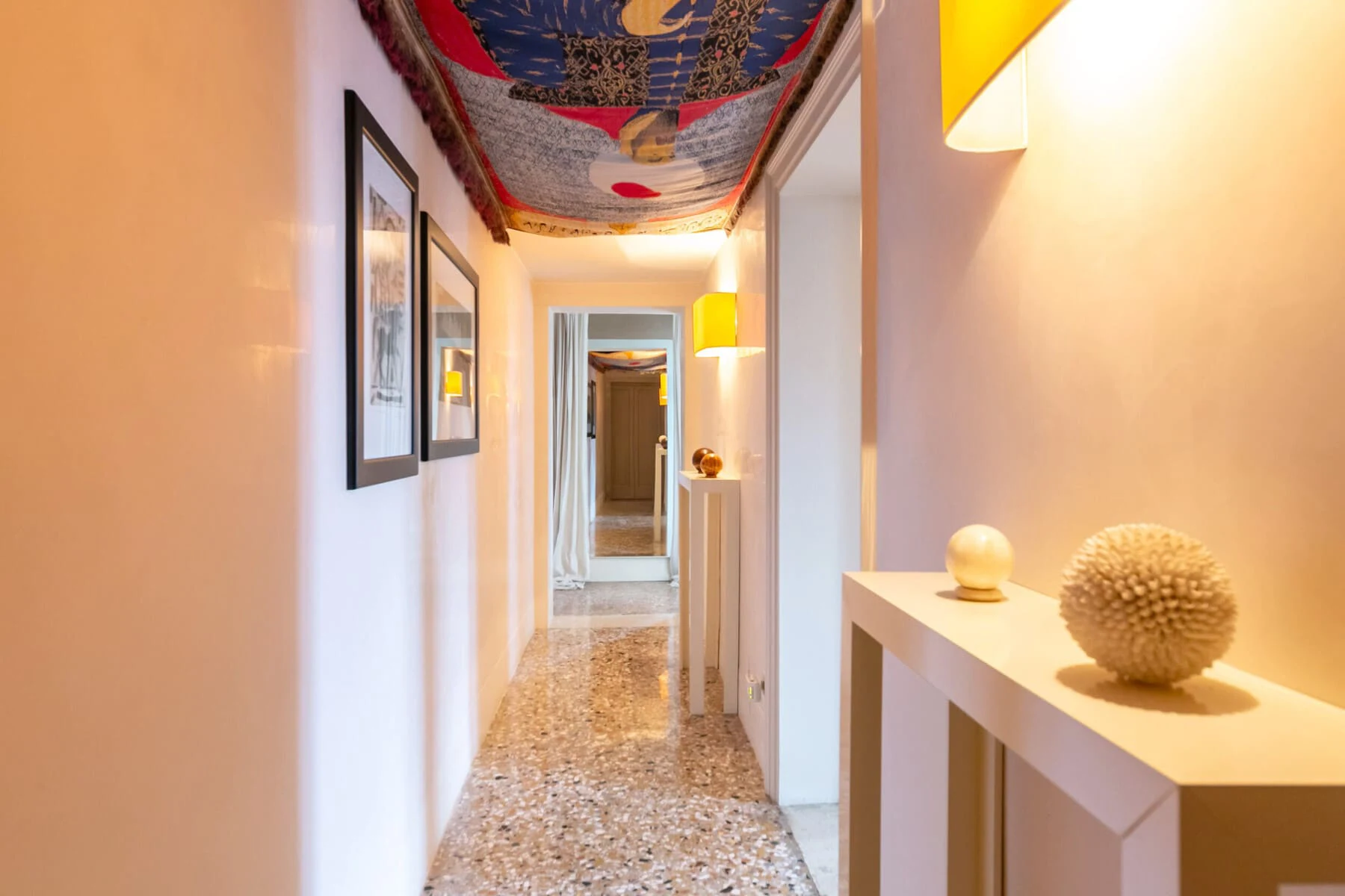 Mieszkanie na sprzedaż - Veneto, Venice, Cannaregio, ul. Campo Santi Apostoli, Vilea Property Butique 1
